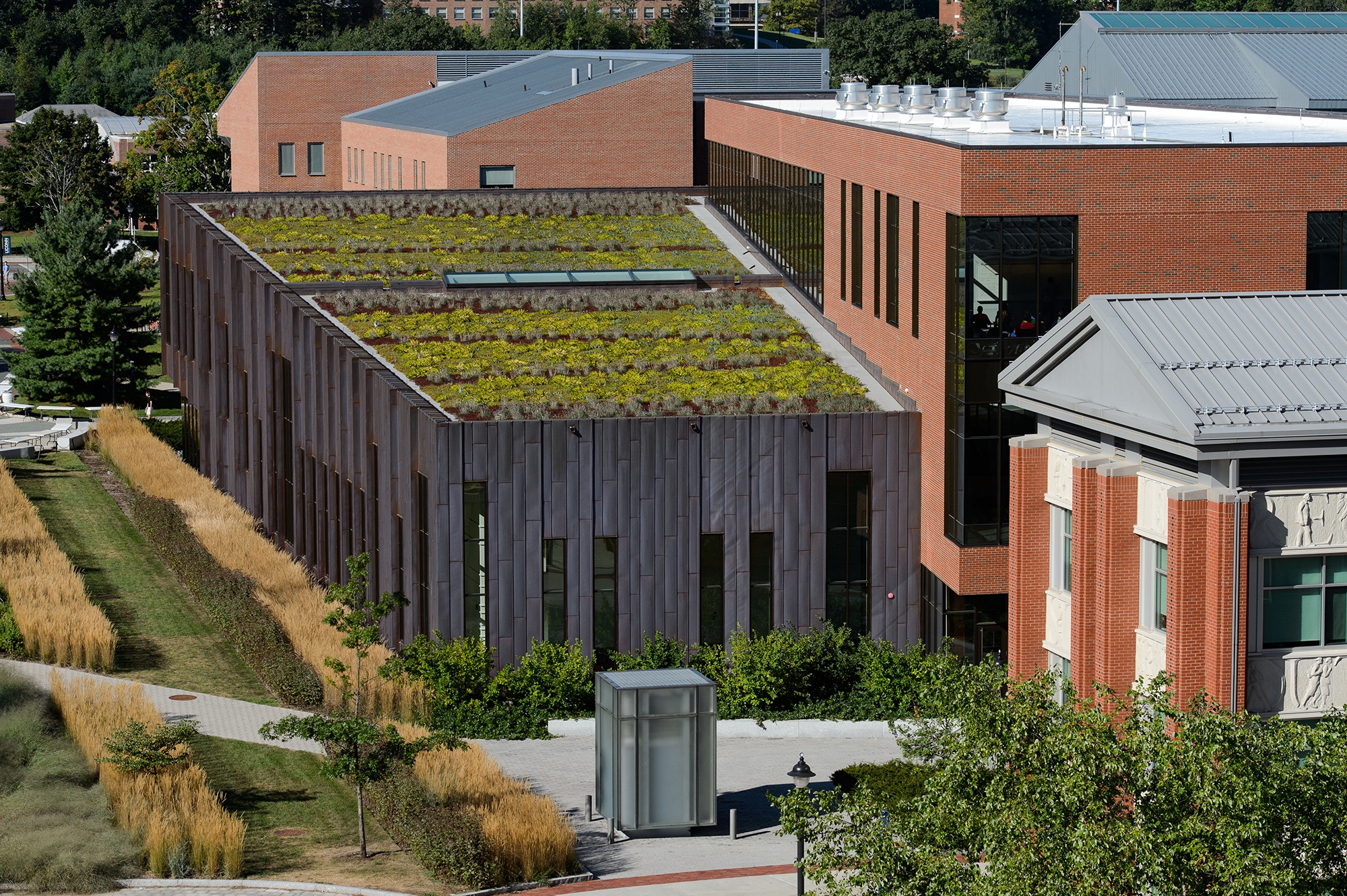 HEADER UCONN Oak Laurel Hall Image 3